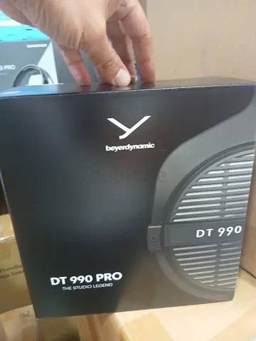 Beyerdynamic DT 990 Pro 250 ohm Over-Ear Studio Headphones
