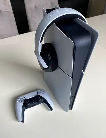 PS5 Slim 1Tb Digital Edition Console Bundle - Excellent Condition