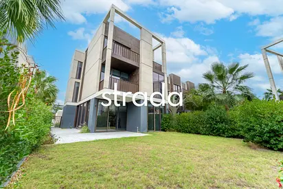 Exclusive | Luxury | Skyline & Water View