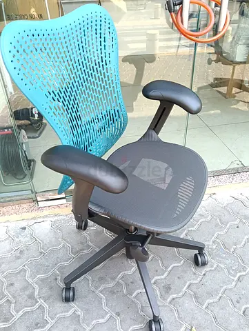 Selling herman miller mirra 2 chair.good condition only little use