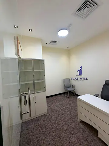 مساحات عمل احترافية مع قاعات اجتماعات | فروع الخالدية وشارع حمدان