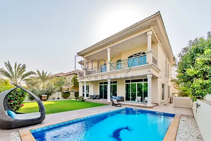 Luxury Mansion | 5bed with Basement and Lift | Park Backing