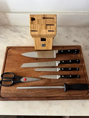 ZWILLING PRO S KNIFE BLOCK, SET OF 7
SKU: ZG-35621-004
