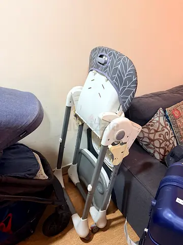 Foldable Baby High Chair — Good Condition