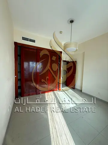 بلكونة بإطلالة مفتوحة ▫️خزائن بالحائط ▫️تكييف مجاني ▫️صيانة مجانية ▫️جيم مجاني ▫️موقع ممتاز ومساحات كبيرة ▫️برج عائلي مناسب للعائلات 💳 الدفع على 4 دف