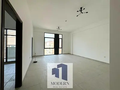 Generous Size | Vacant | Family-Only Building | Prime location