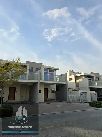 LUXURY SPACIOUS 3BEDROOMS FOR SALE READY TO MOVE CORNER UNIT