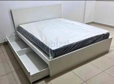 IKEA malam king‑size bed (180 × 200 cm) with 2 storage drawers and an IKEA mattress ✨