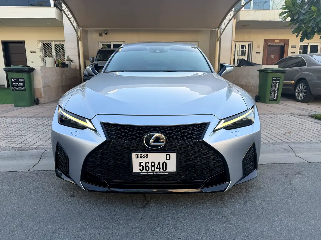 Lexus IS-Series 2022 — photo 1 of 8