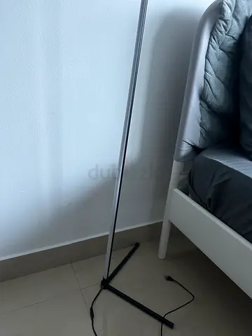 minimalist LED standing lamp ( I’ve 3 I can sell)