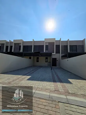 LUXURY SPACIOUS 3BEDROOMS PLUS MAID UNFURNISHED FOR RENT READY TO MOVE