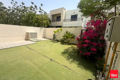 Vastu I 3 Bed I Vacant I Well Maintained