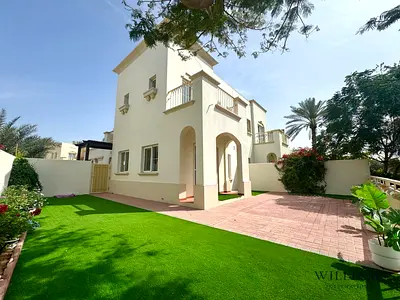 LAKE BACKING | FULLY UPGRADED | AMAZING LOCATION