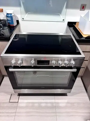 Beko 90x60cm Ceramic Electric Cooking range  5 Zones 8 Functions 108L A+ Rating Stainless BGM30203EX