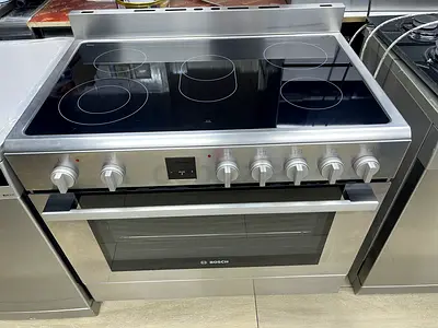 Bosch new model Electric cooker like new perfect working without Isshue free delivery installation