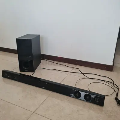 LG Soundbar with Wireless Bluetooth Subwoofer - Good Working Condition