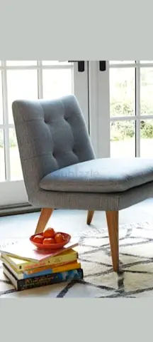 Mid-century Grey Upholstered Accent Chair with Wooden Legs