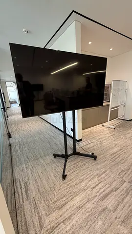 🔥 FOR SALE: Almost New 65 Samsung Crystal UHD 4K Smart TV! 🔥