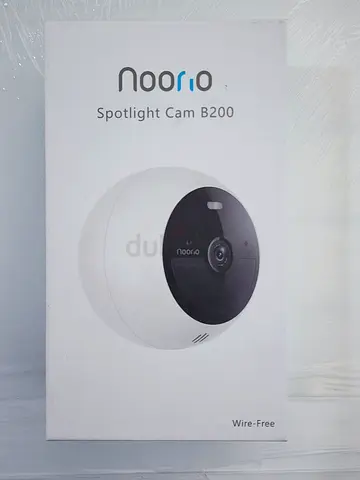 Noorio Spotlight Cam B200 - Wireless Security Camera (Like New)