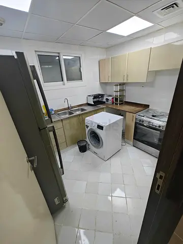 Neat and clean Master room with attached washroom very attractive price. Keralite prefered