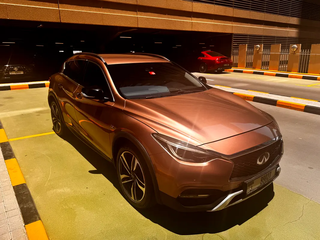 Infiniti QX30 2018 — photo 1 of 16