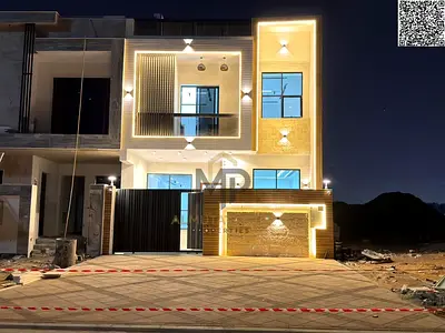 فيلا طابقين وروف بسعر شامل رسوم التسجيل والتمليك على الشارع الرئيسي جاهزة للسكن في أرقي مناطق عجمان تملك حر لجميع الجنسيات بدون دفعة مقدمة. .