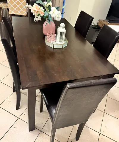 Dinning table for free