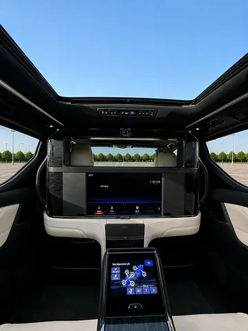 صورة 11 لـ 2021 Lexus LM-SERIES