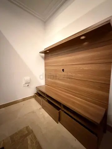 Wooden TV Entertainment Unit / Media Console - drawer need to be fixed other perfect condition
