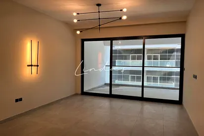 Brand New l Super Spacious l Great Location