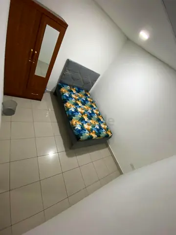 Executive partition room available in Garhoud Near Metro Station