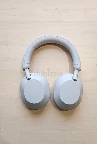 Sony WH-1000XM5 in Perfect condition (UAE version) -- Best Noise Canceling Headphones (Beige)