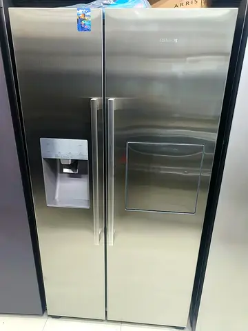 Siemens latest model IQ-700 side by side fridge with water depanser and ice maker with mini bar by h