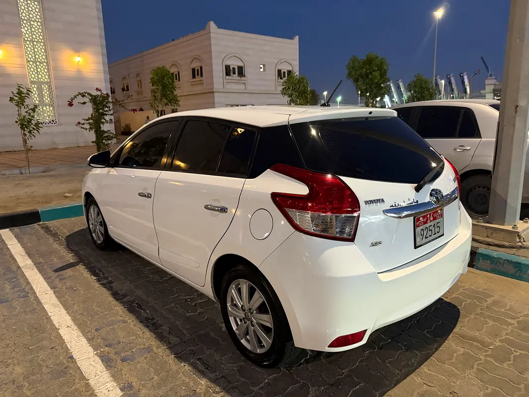 Toyota Yaris 2015 — photo 1 of 11