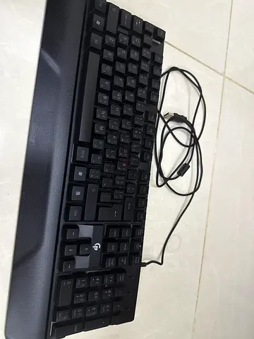 Wired Full-Size USB Gaming Keyboard with Wrist Rest (Good Condition)