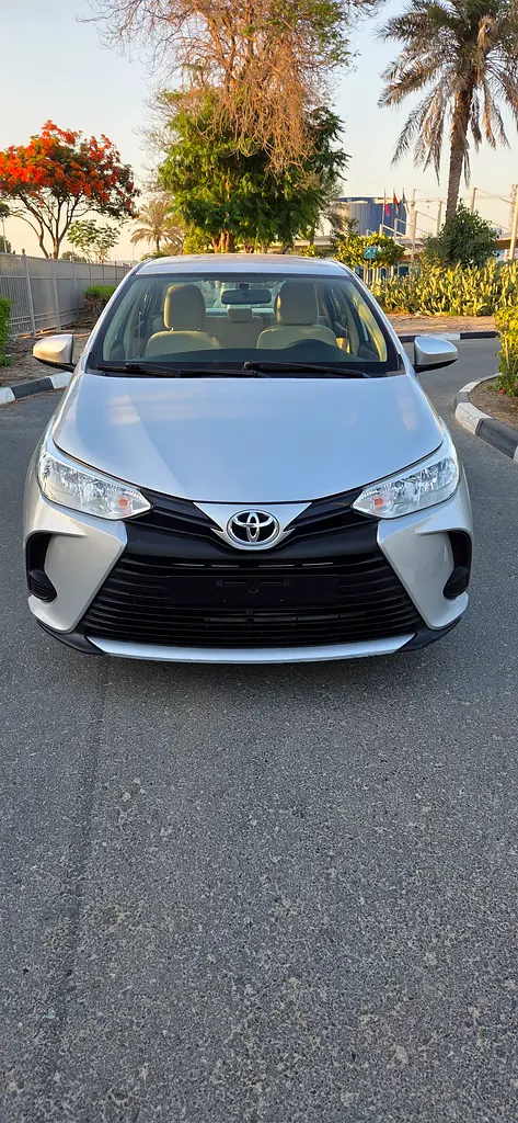 Toyota Yaris 2021 — photo 1 of 20