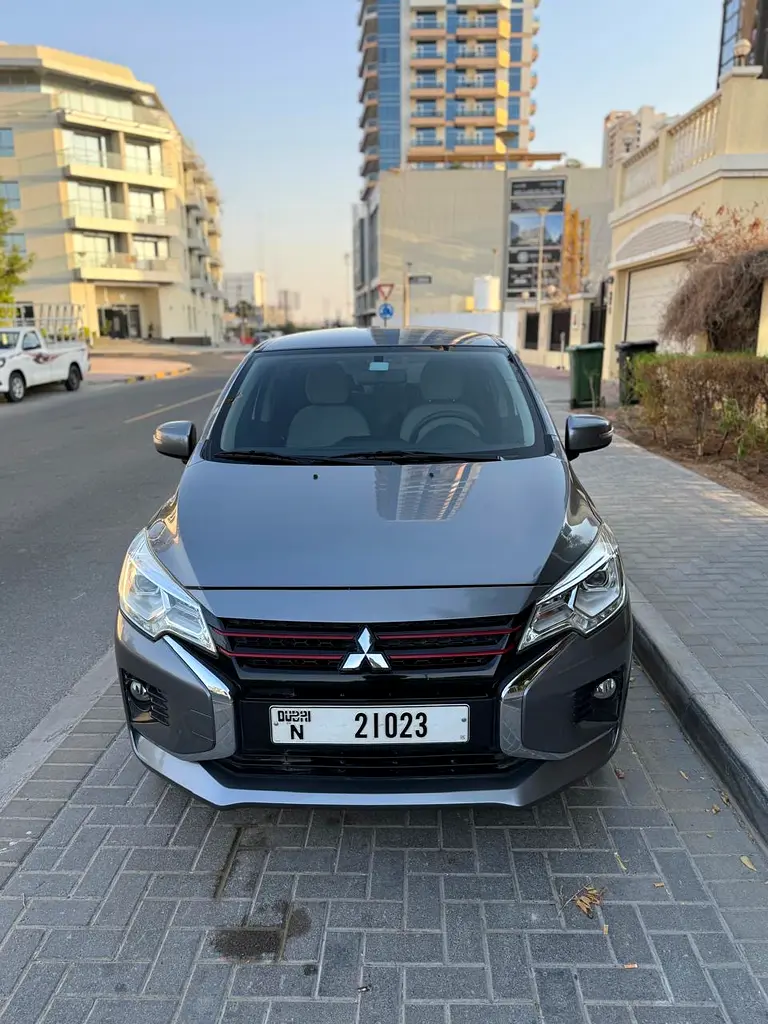 Mitsubishi Mirage 2023 — photo 1 of 4