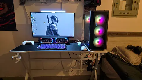 Gaming PC Full Setup - RTX 5060 / 1TB
I5 12400F
NVMe / 16GB RAM / Lenovo Legion
Monitor + Desk