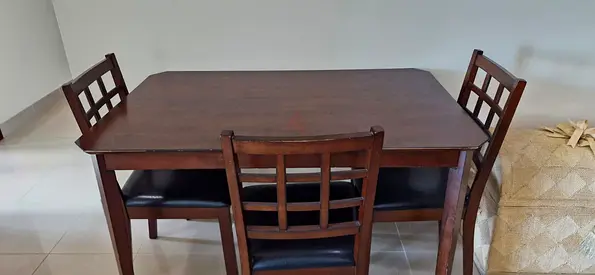 Dining Table with 4 chairs