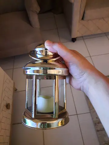 2 pieces  of light candle battery  working