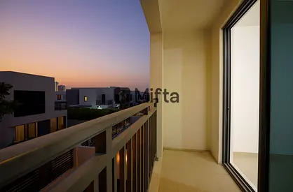 Vacant June 20 | 3 BR 4 BATH | 2.5% Commission