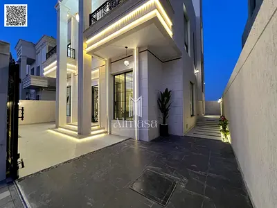 فيلا كلاسيك عصرية تقع على شارع رئيسي، بدون رسوم تسجيل.