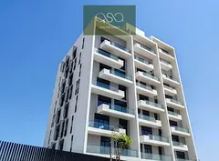 Specious 1bedroom living hall 3 bath Around 2000 sqft, 2 doors, main and garden door. 2 private par