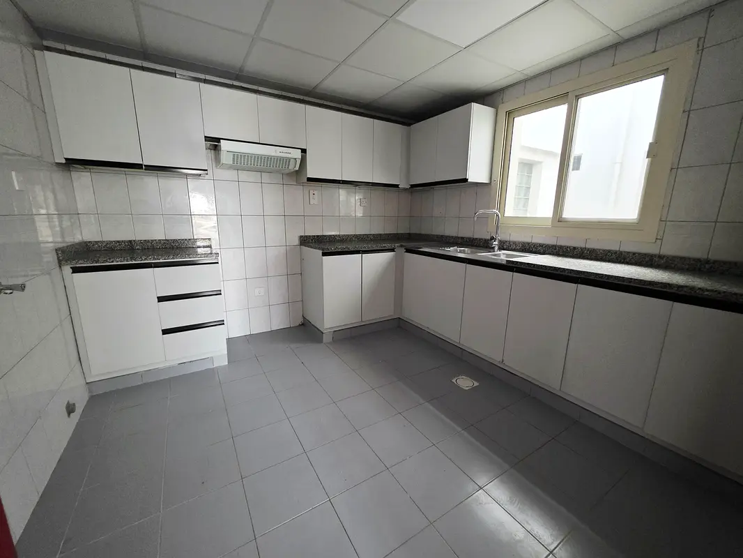 FAMILY ONLY. FRONT OF METRO. READY TO MOVE. 2BHK. FREE PARKING.