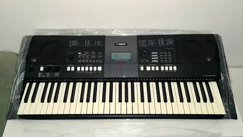 Yamaha PSR E423