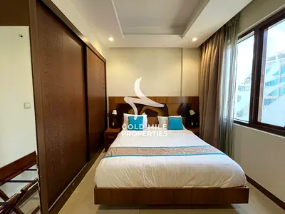 Fully furnished fron of the mall of emirates near metro