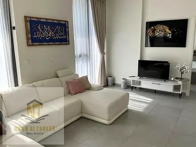 للإيجار شقة غرفتين وصالة مفروشة بالكامل – الجادة – الشارقة