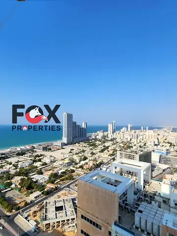 شقة واسعة  للإيجار السنوي بـ  أبراج عجمان وان —  3 غرف نوم مع 5 حمامات وبلكونتين  |  إطلالة بحرية كاملة  |  باركينج خاص |  تصميم فاخر ومساحات واسعة