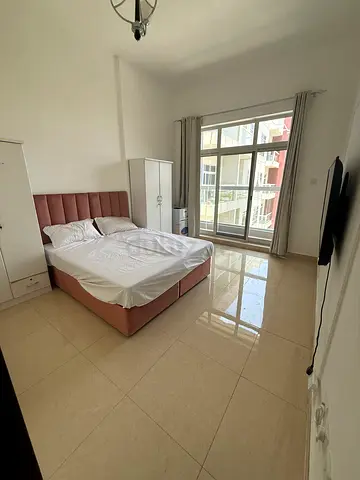 Spacious Master-Style Room in DSO | Balcony View | Private Fridge  TV | For 1 or 2