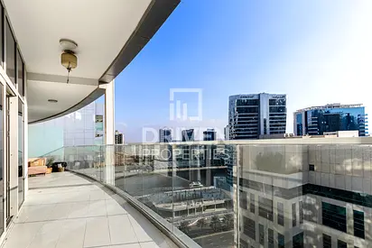 Modern Furnished Unit | Vacant | Ideal Location